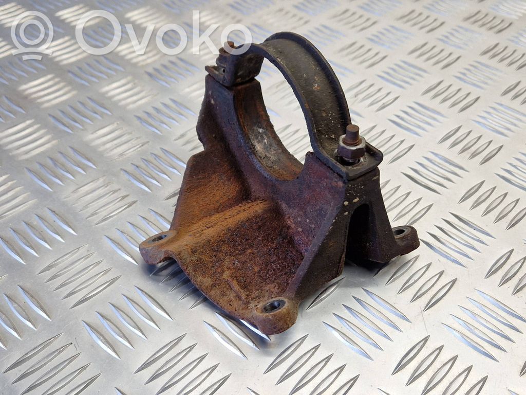Ford Focus Driveshaft support bearing bracket 