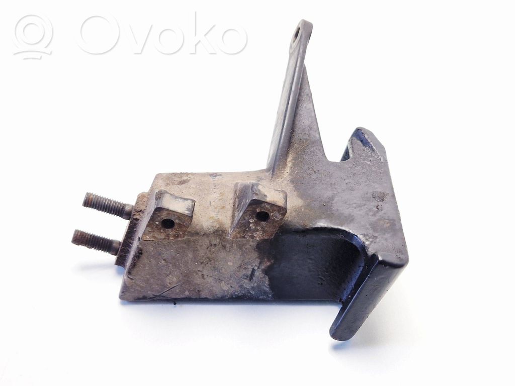 Engine mounting bracket   074115369