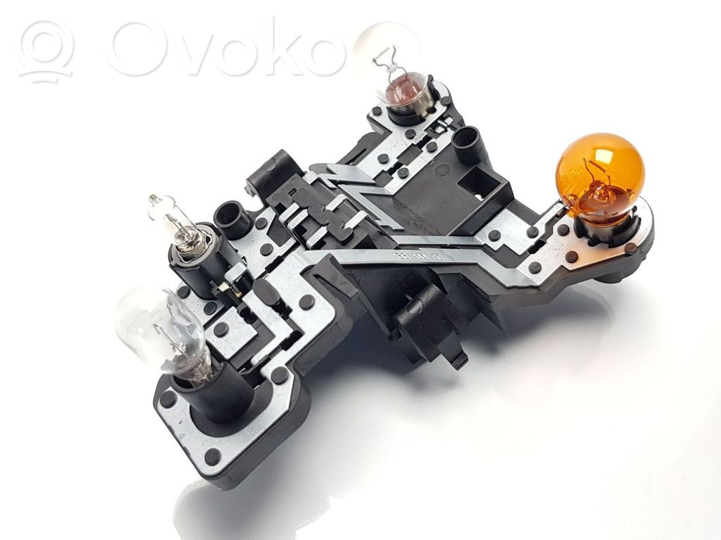 BMW 1 E81 E87 Aizmugures spuldzes vāka turētājs 