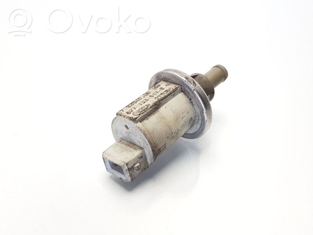 Válvula de vacío   077133517E