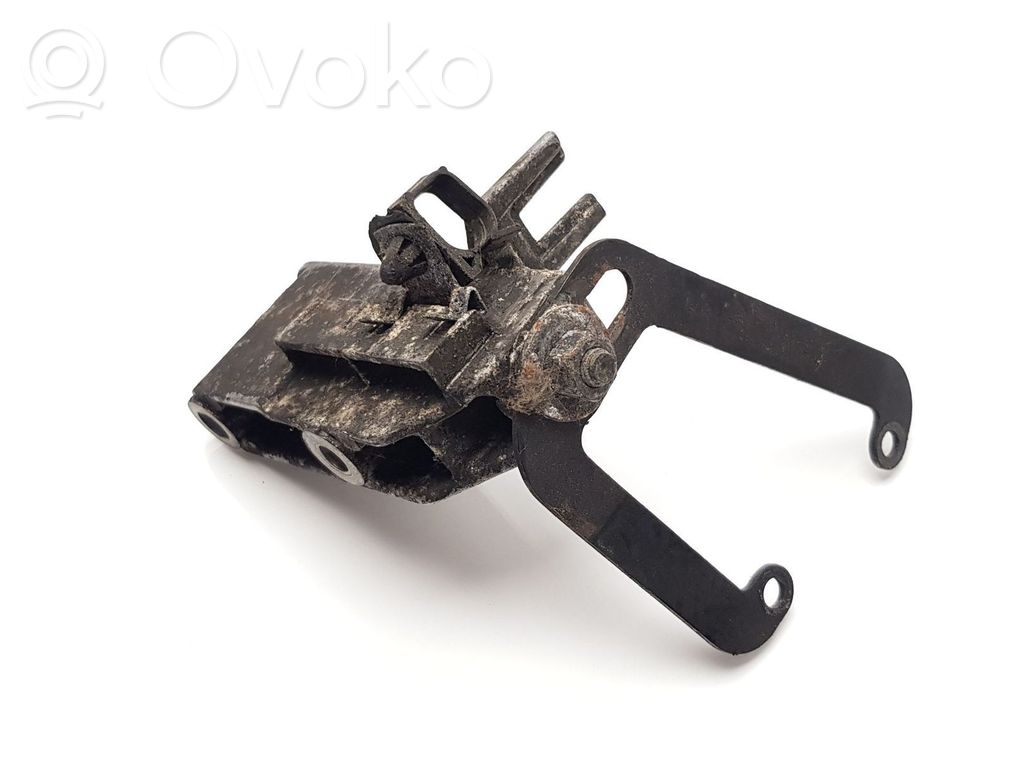 BMW 7 E38 Fuel pump bracket 