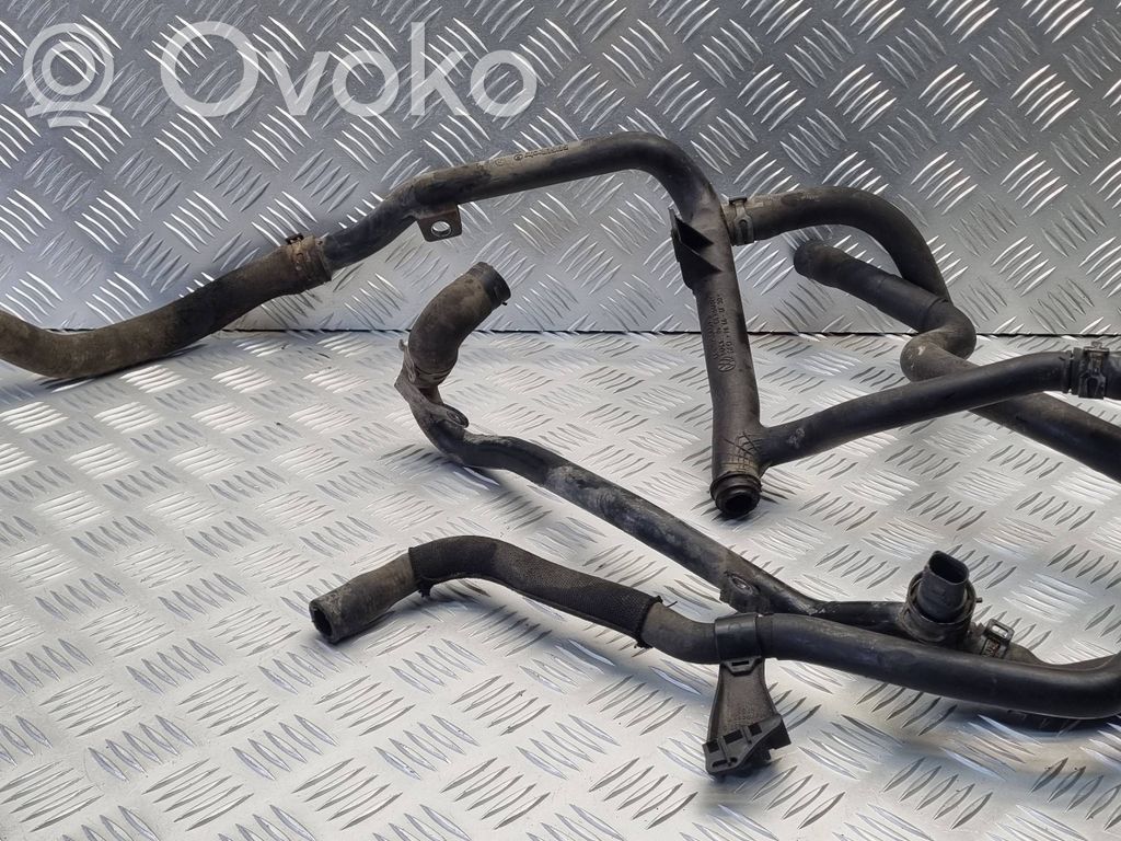 Volkswagen PASSAT B6 Tubo flessibile del liquido di raffreddamento del motore 
