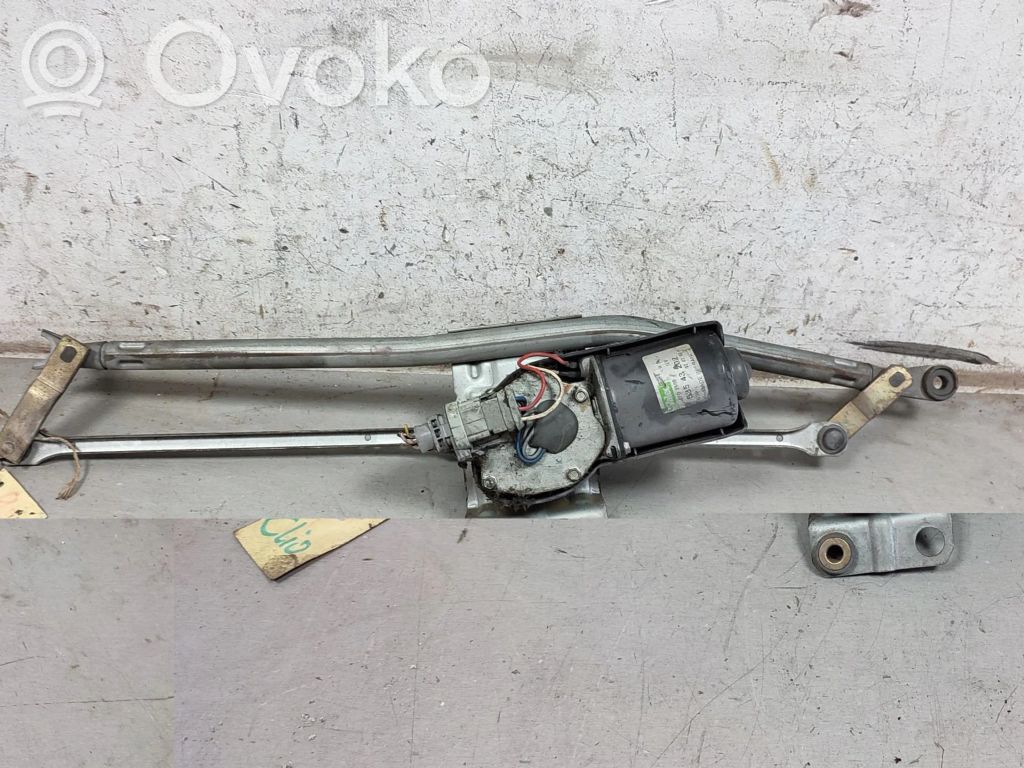 Renault Clio I Front wiper linkage and motor 