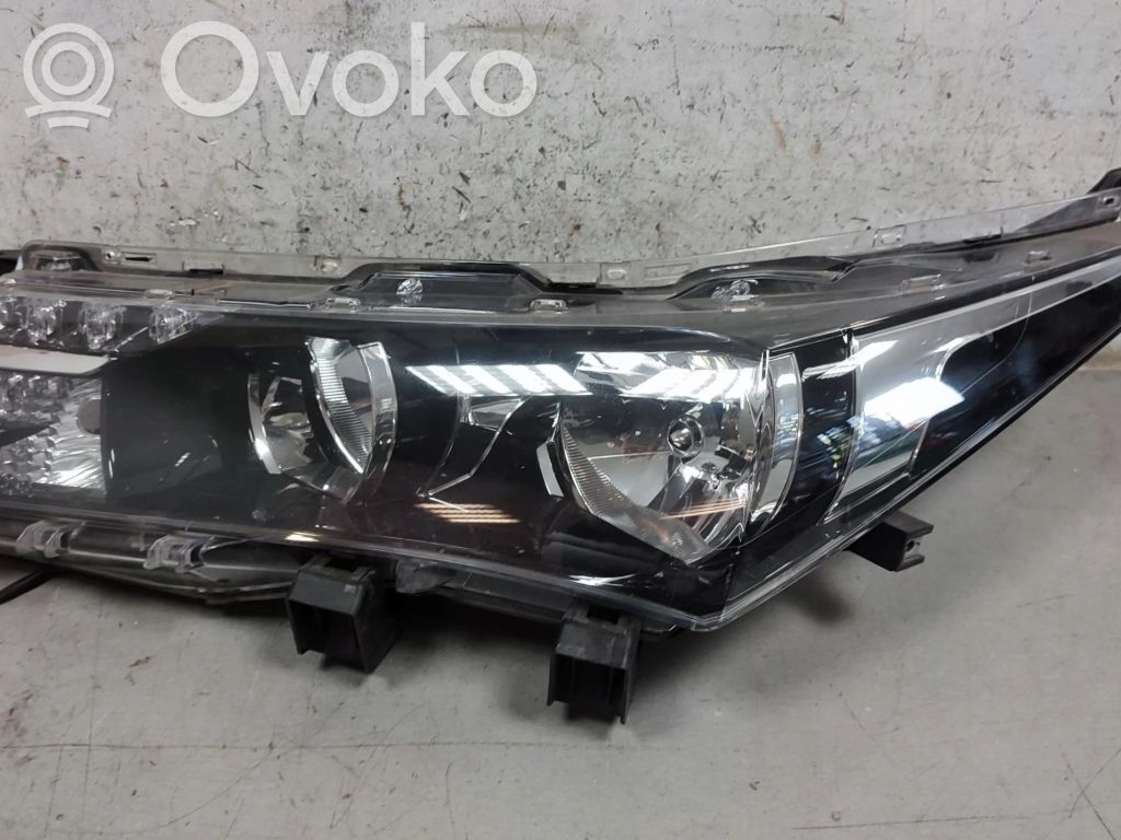 Toyota Corolla E110 Headlight/headlamp 