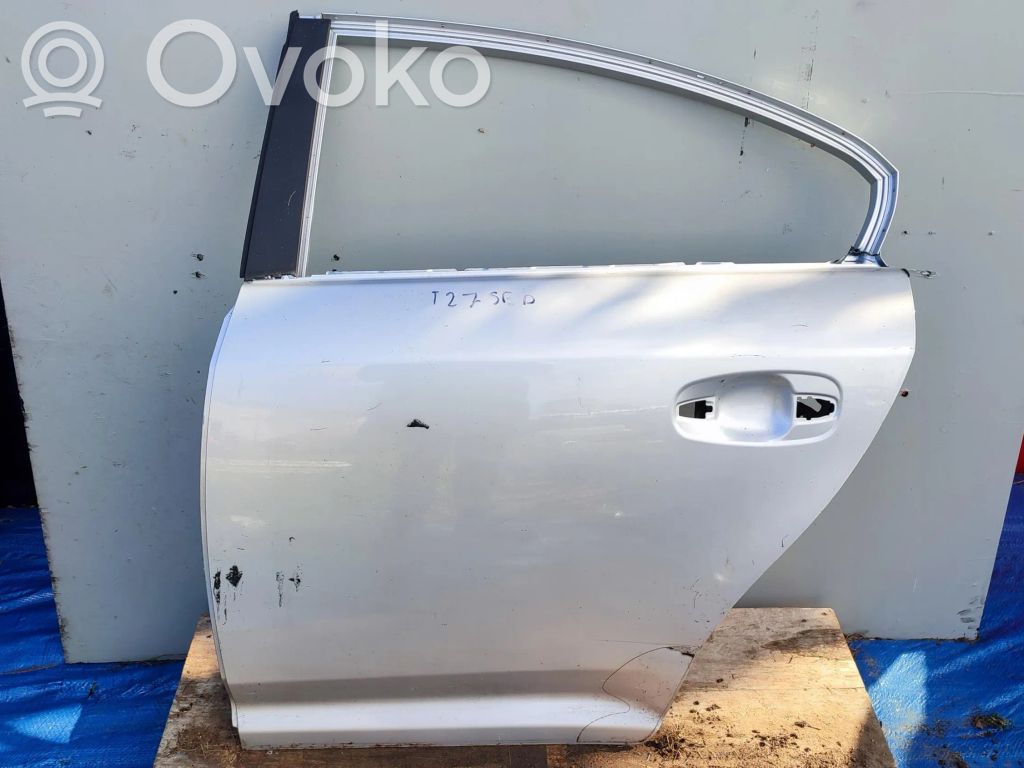 Toyota Avensis T270 Rear door 