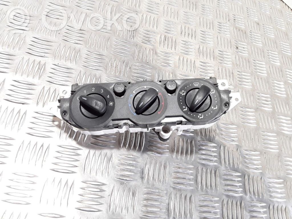 Ford C-MAX I Climate control unit 