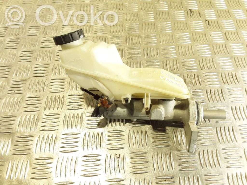 Toyota Corolla E120 E130 Pääjarrusylinteri 