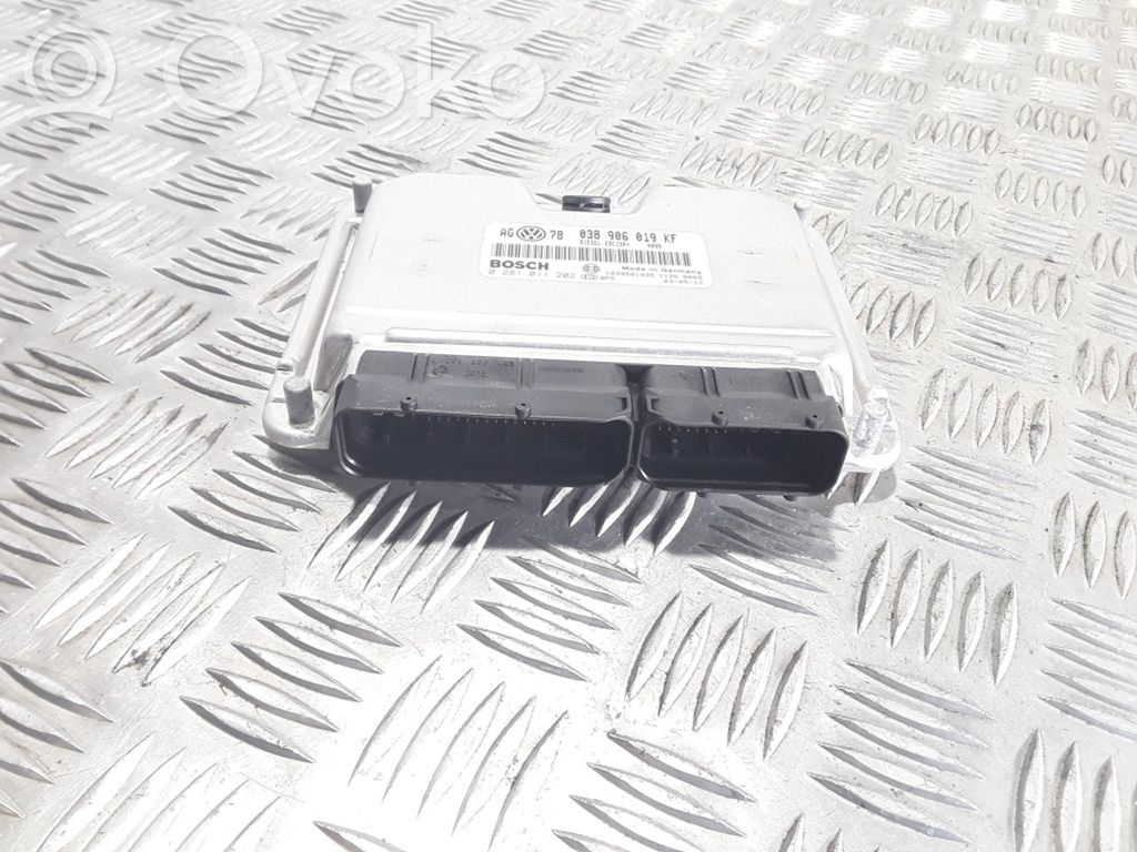 Volkswagen PASSAT B5.5 Engine control unit/module 
