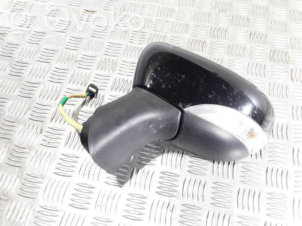 Renault Captur Front door electric wing mirror 