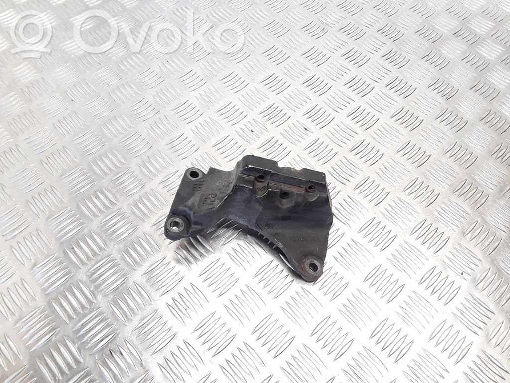Opel Astra H Engine mounting bracket 
