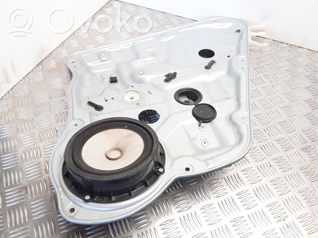 KIA Ceed Mecanismo para subir la puerta trasera sin motor 