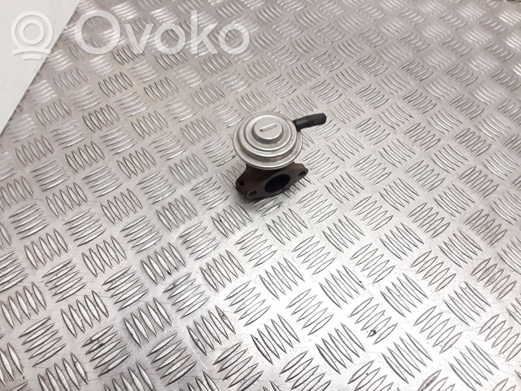 Audi A6 S6 C4 4A EGR-venttiili 