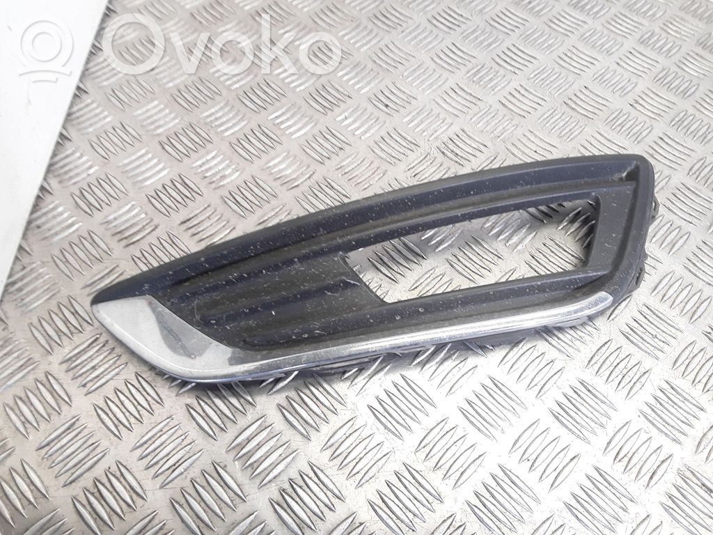 Ford Focus Etusumuvalon ritilä 