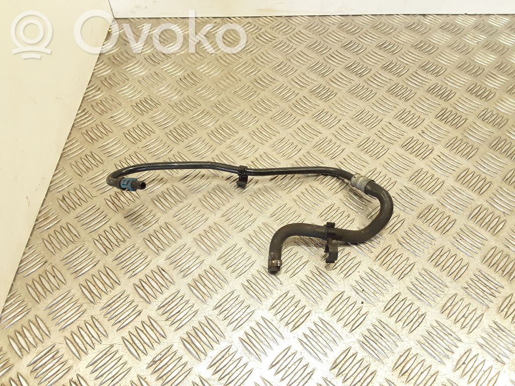 Engine coolant pipe/hose