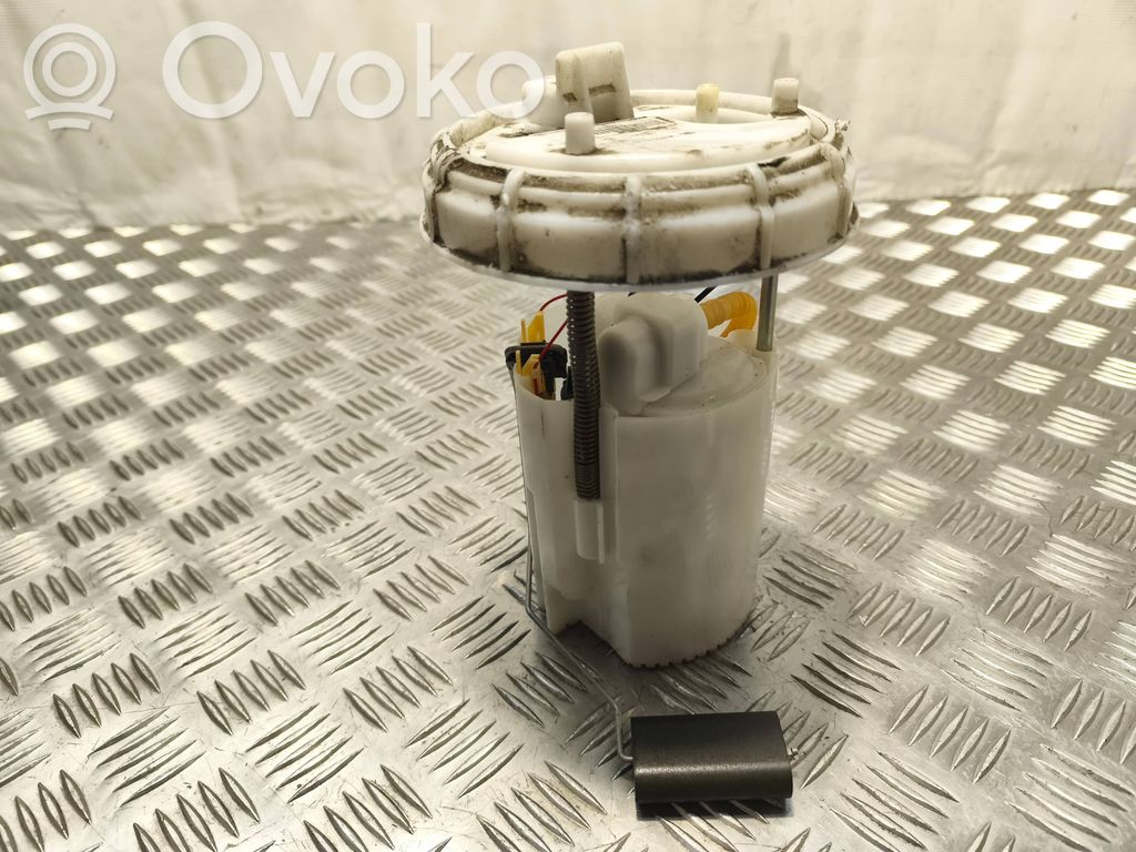 Opel Corsa E Polttoainesäiliön pumppu 