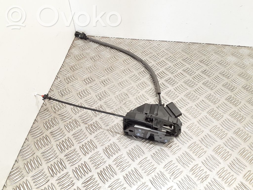 Ford Focus Priekšpusē slēdzene 
