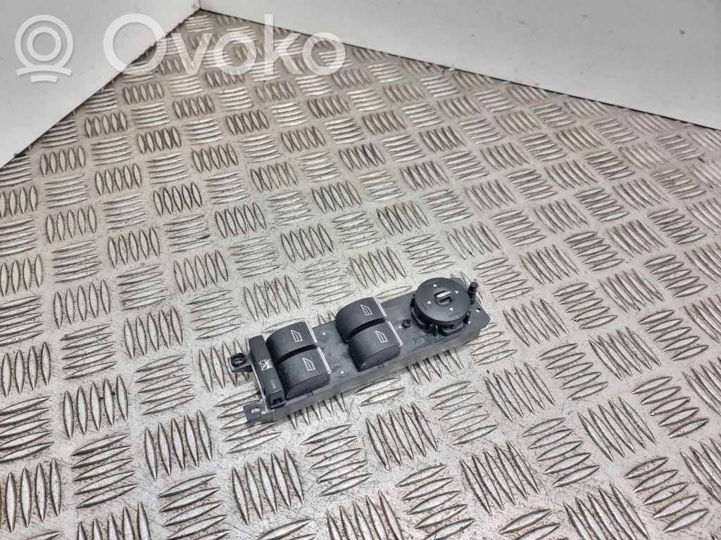 Ford Focus Electric window control switch 
