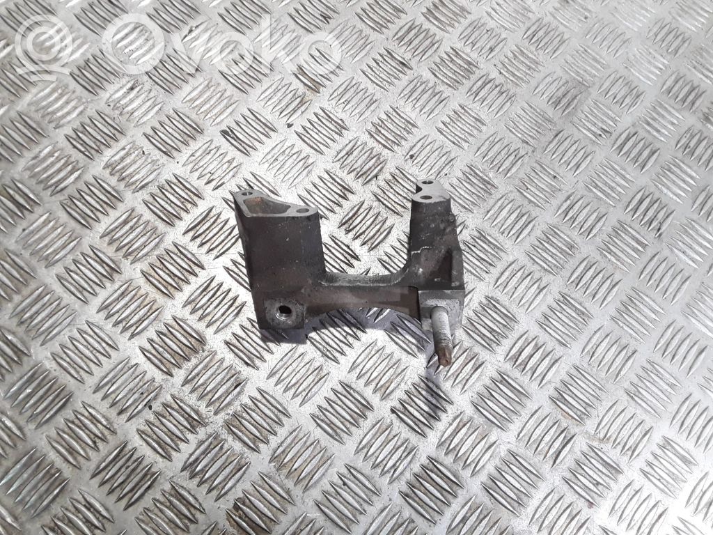 Engine mounting bracket   C9M1A,XS40603C