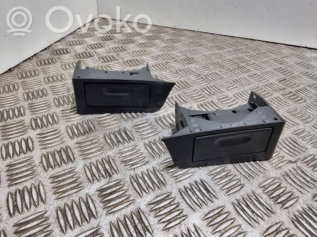 BMW 5 E60 E61 Durvis pelnutrauks 