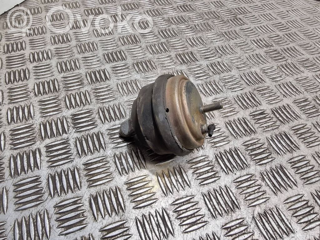 BMW 5 E39 Engine mount bracket 