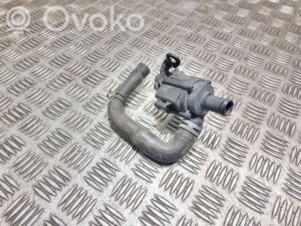 Audi A4 S4 B8 8K Pompa cyrkulacji / obiegu wody 