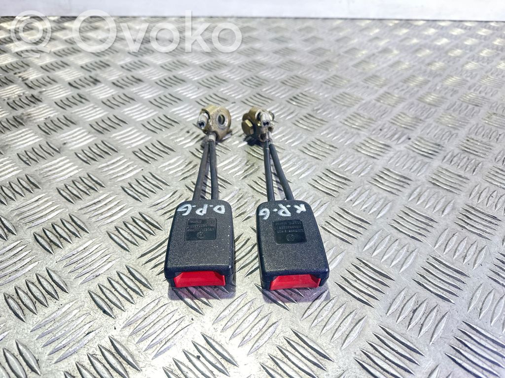 Volkswagen New Beetle Klamra tylnego pasa bezpieczeństwa 