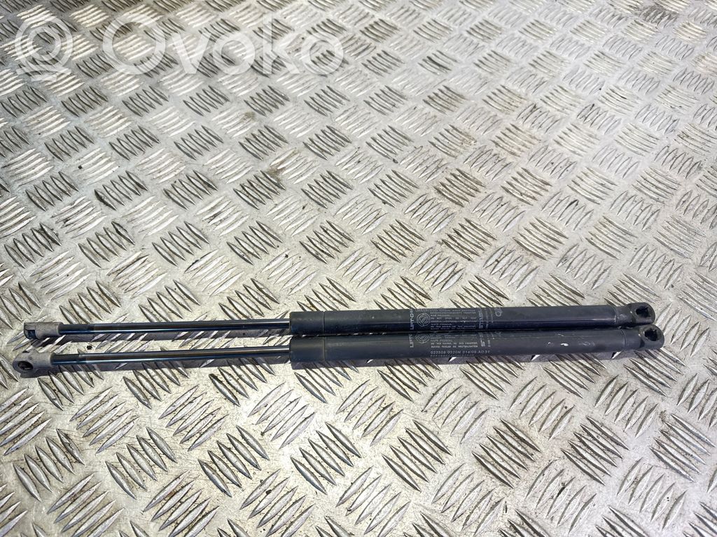 Alfa Romeo Mito Tailgate/trunk strut/damper 