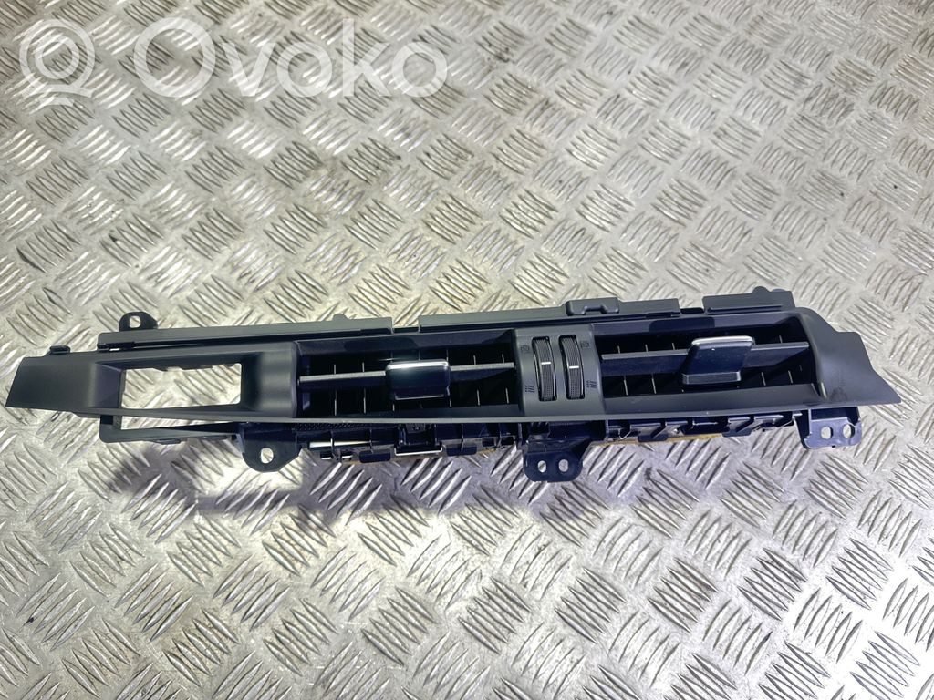 Toyota Auris E180 Rejilla de ventilación central del panel 