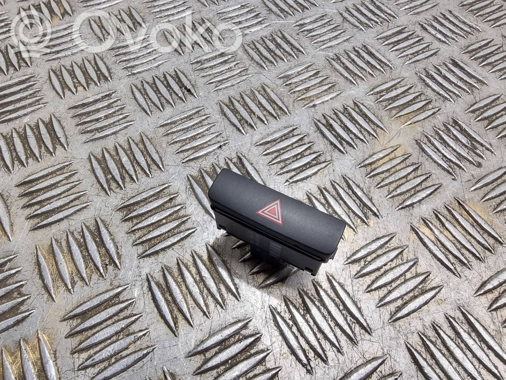 Volkswagen PASSAT B7 Hazard light switch 