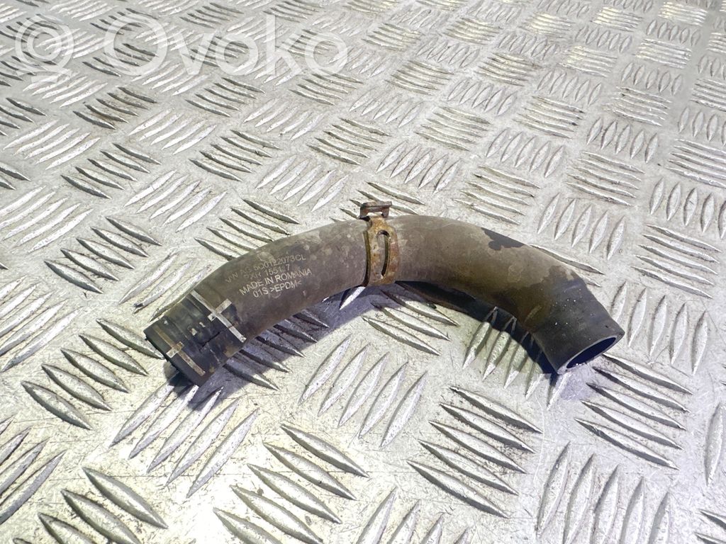 Volkswagen PASSAT B8 Engine coolant pipe/hose 