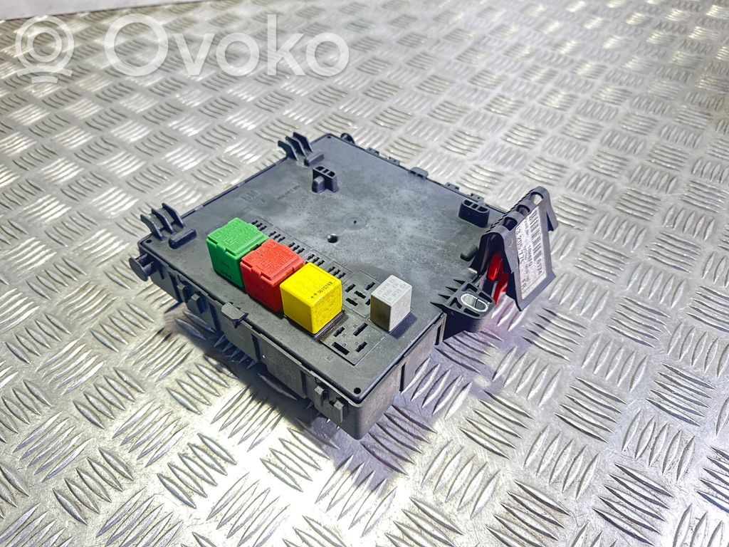 Opel Signum Fuse module 