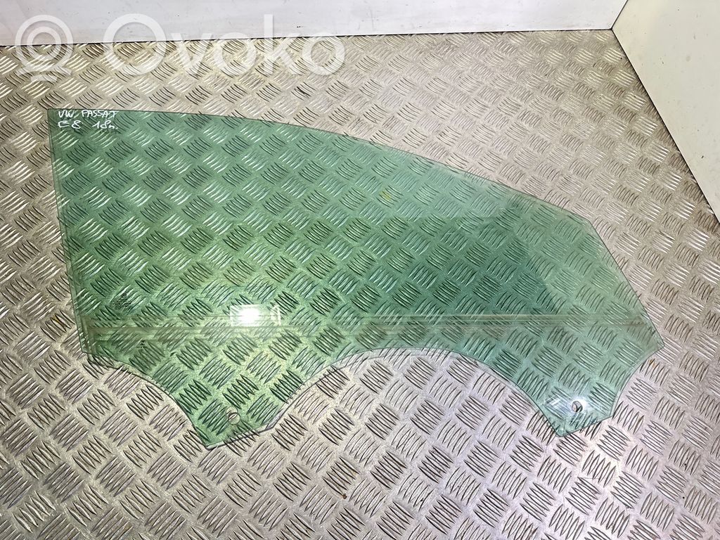 Volkswagen PASSAT B8 Front door window glass four-door 