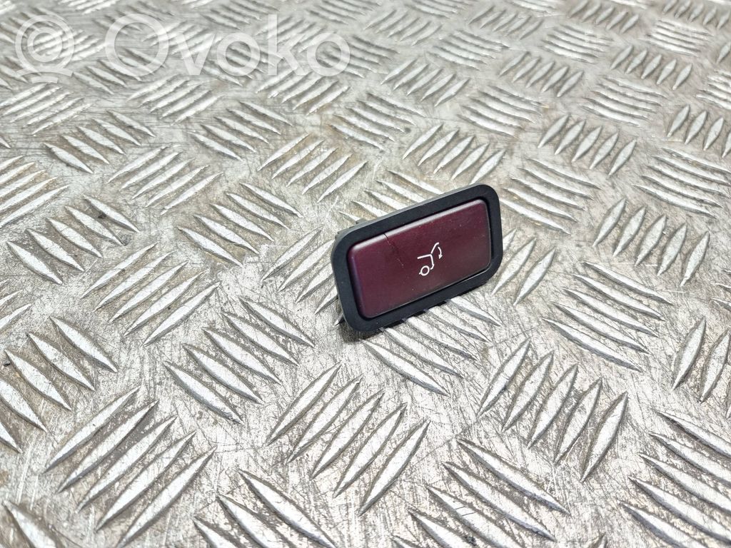 Mercedes-Benz E W212 Tailgate/boot open switch button 
