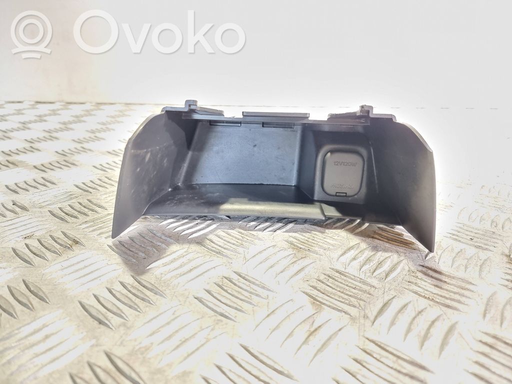 Mazda 6 12V Steckdose vorne 