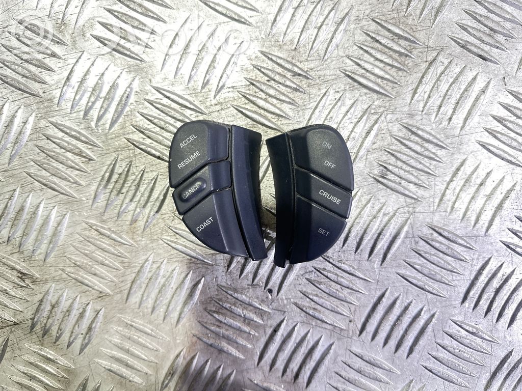 Chrysler Voyager Steering wheel buttons/switches 