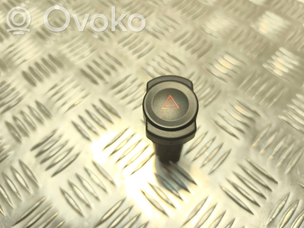 Dacia Duster Hazard light switch 