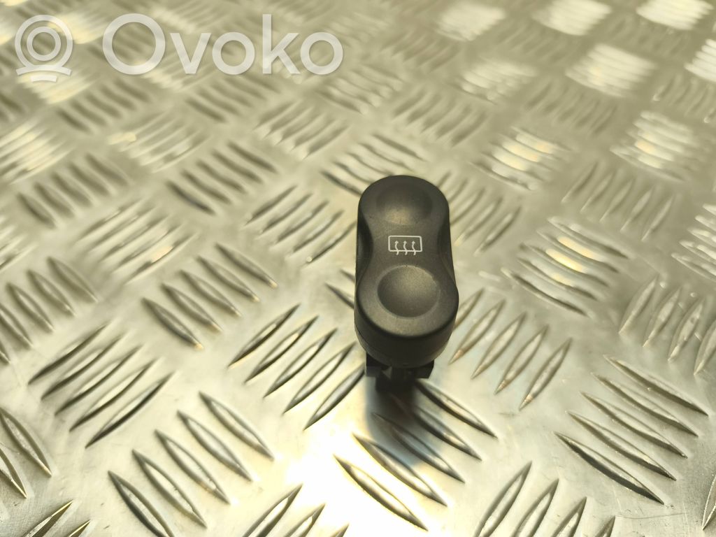 Dacia Duster Windscreen/window heater switch 