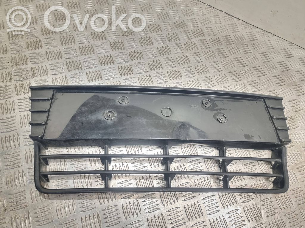Ford Focus Etupuskurin alempi jäähdytinsäleikkö 