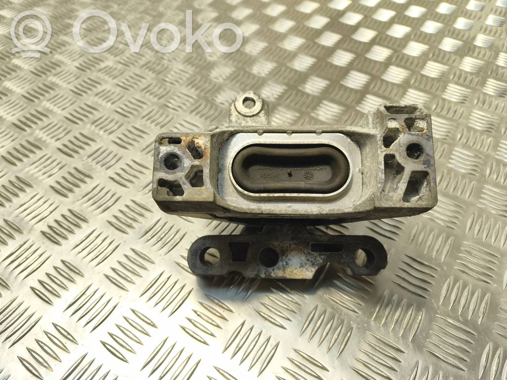 Engine mount bracket   21044615