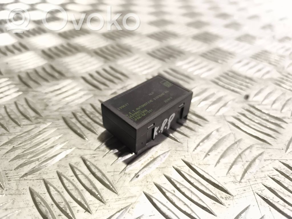 Ford Grand C-MAX Seat heating relay 