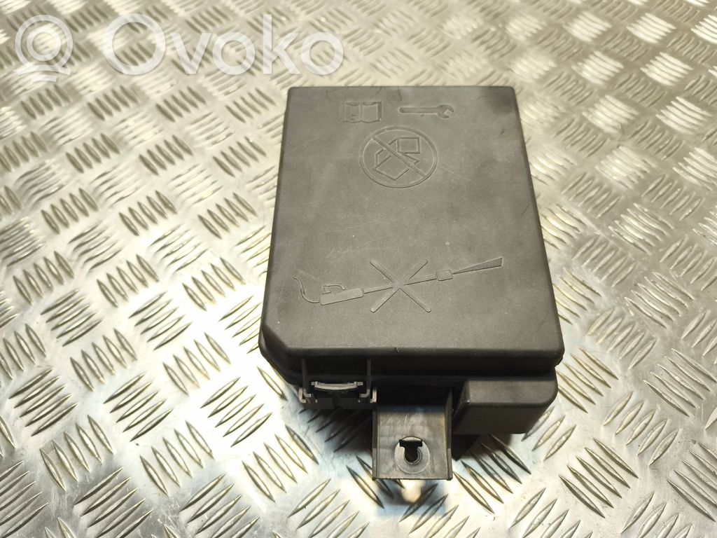Opel Corsa E Fuse module 