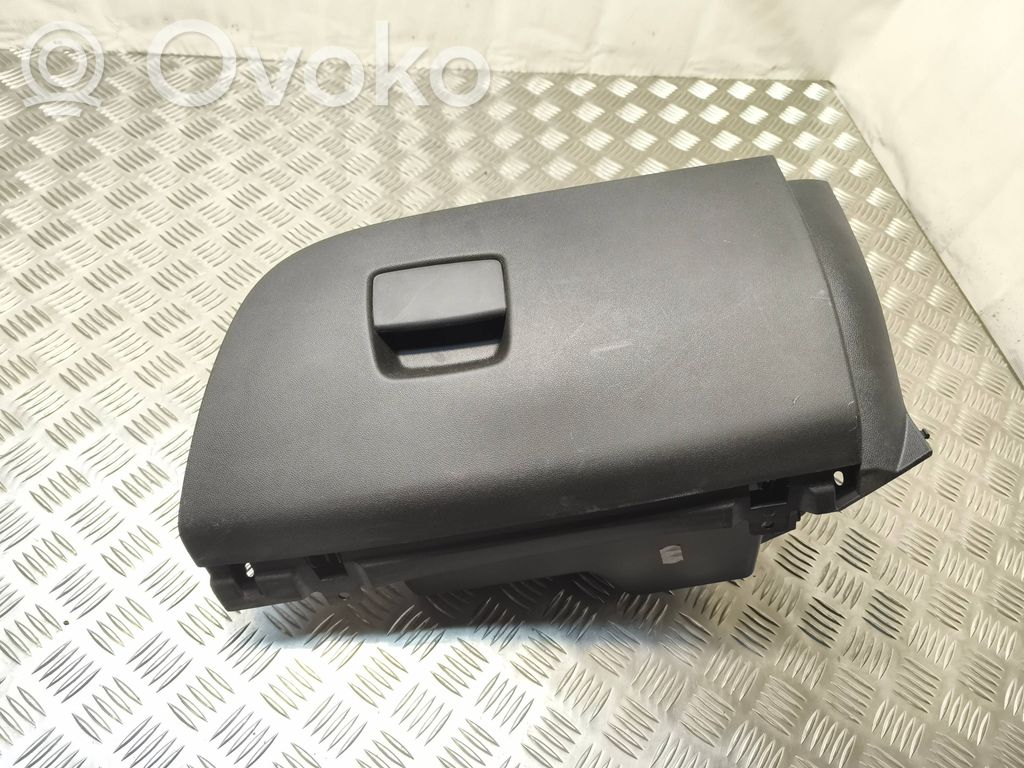 Opel Corsa E Daiktadėžė 