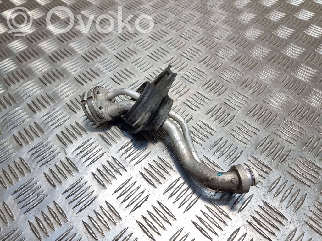 BMW 3 E46 Ilmastointilaitteen putki (A/C) 