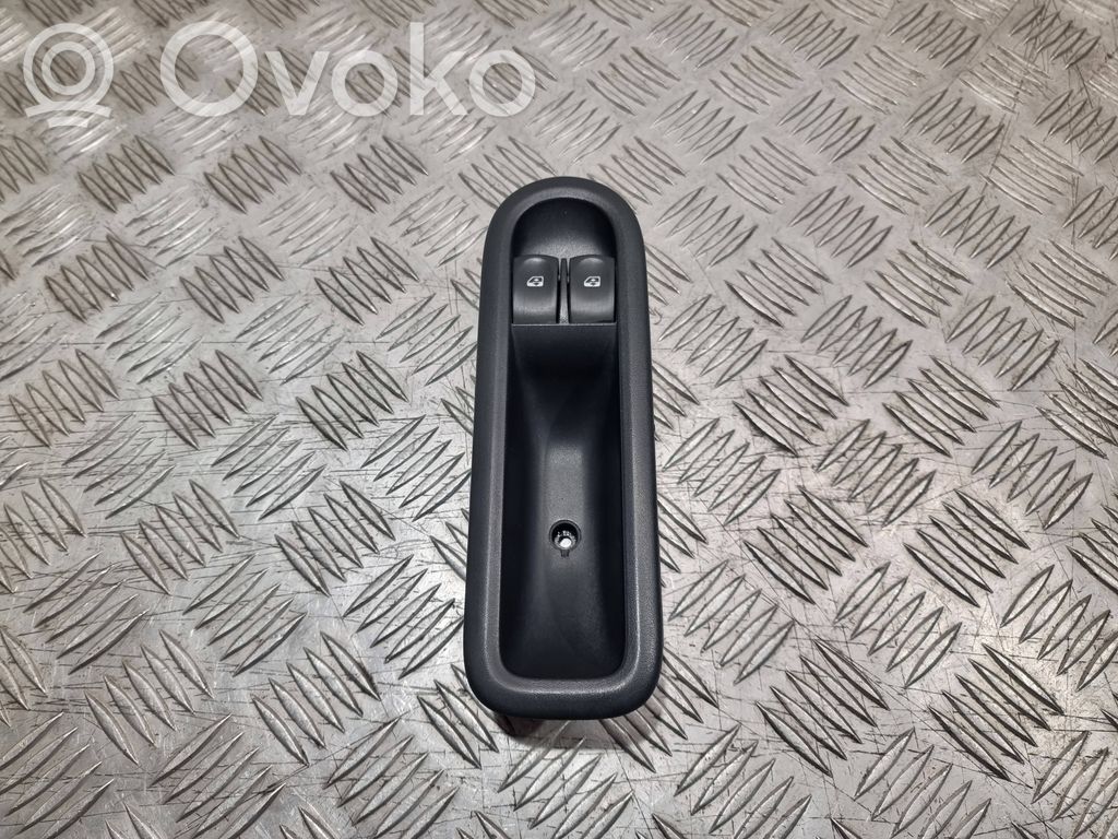Renault Twingo II Electric window control switch 