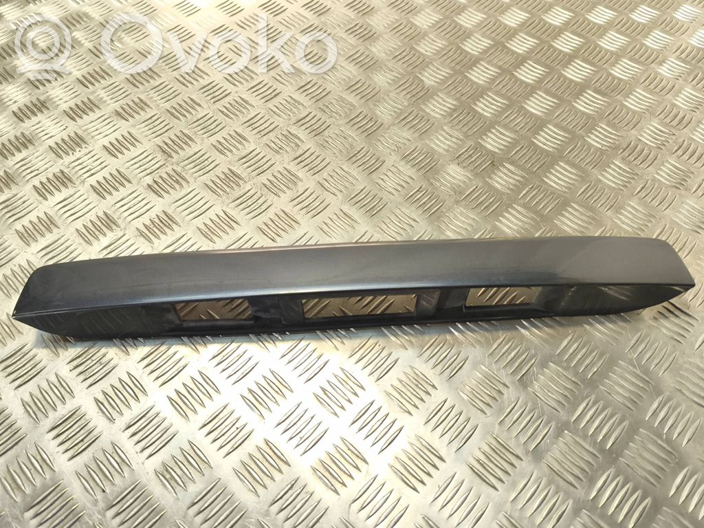Mazda 2 Éclairage de plaque d'immatriculation 