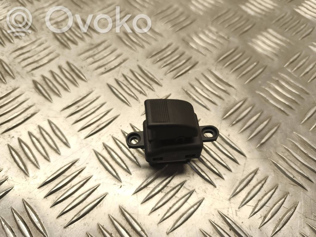 Electric window control switch   D39766370,03036000,22032007