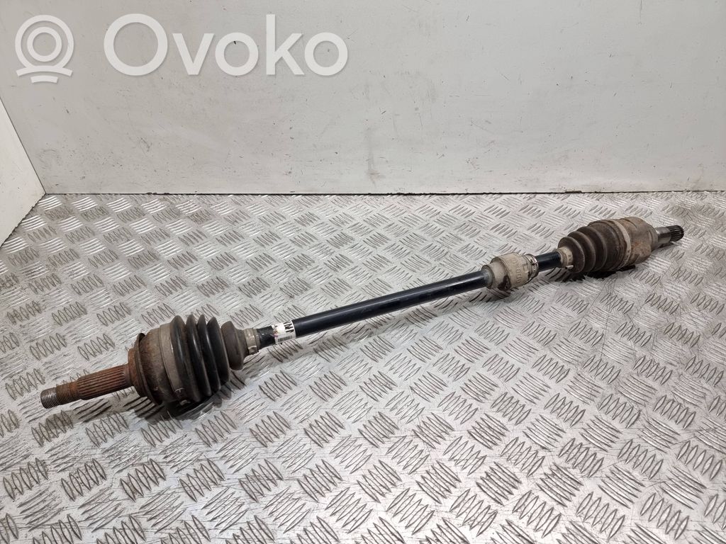 Toyota Yaris Półoś przednia 