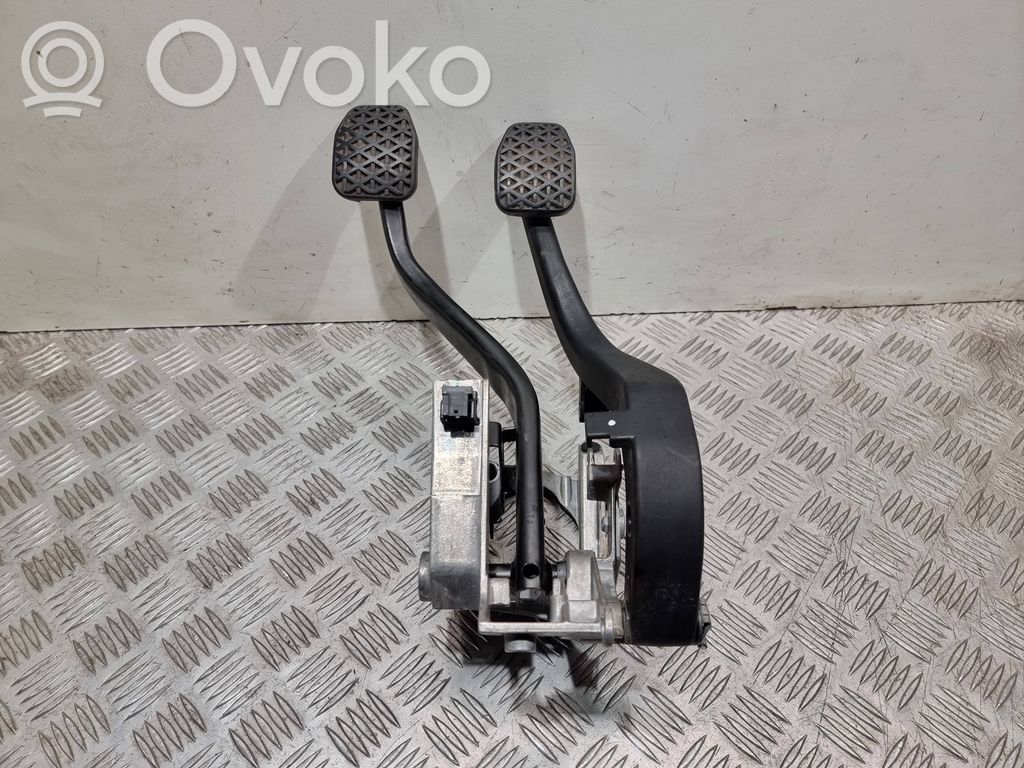 BMW 1 E81 E87 Pedal assembly 