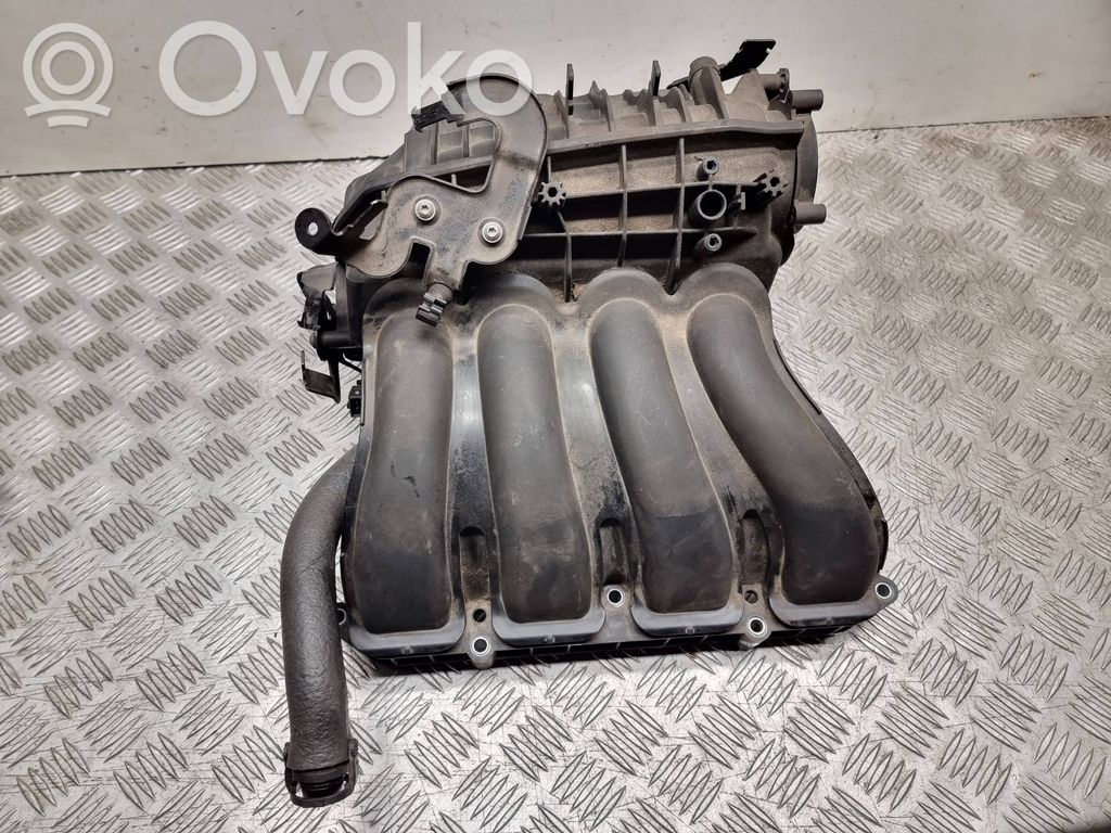 BMW 1 E81 E87 Kolektor ssący 