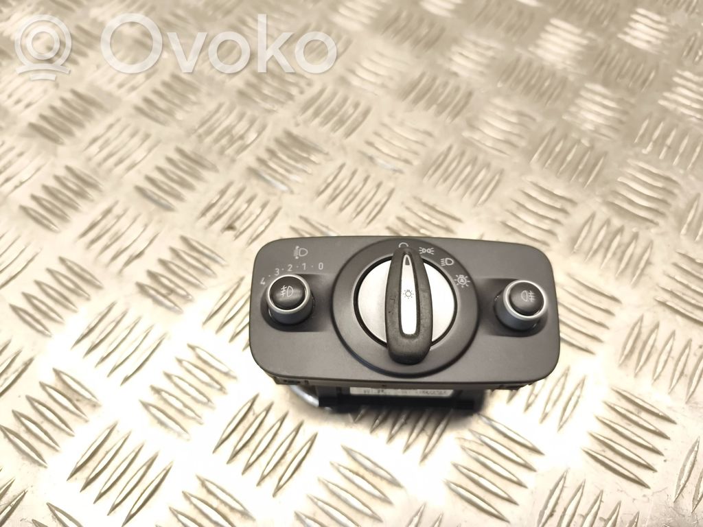 Ford Fiesta Interruptor de luz 